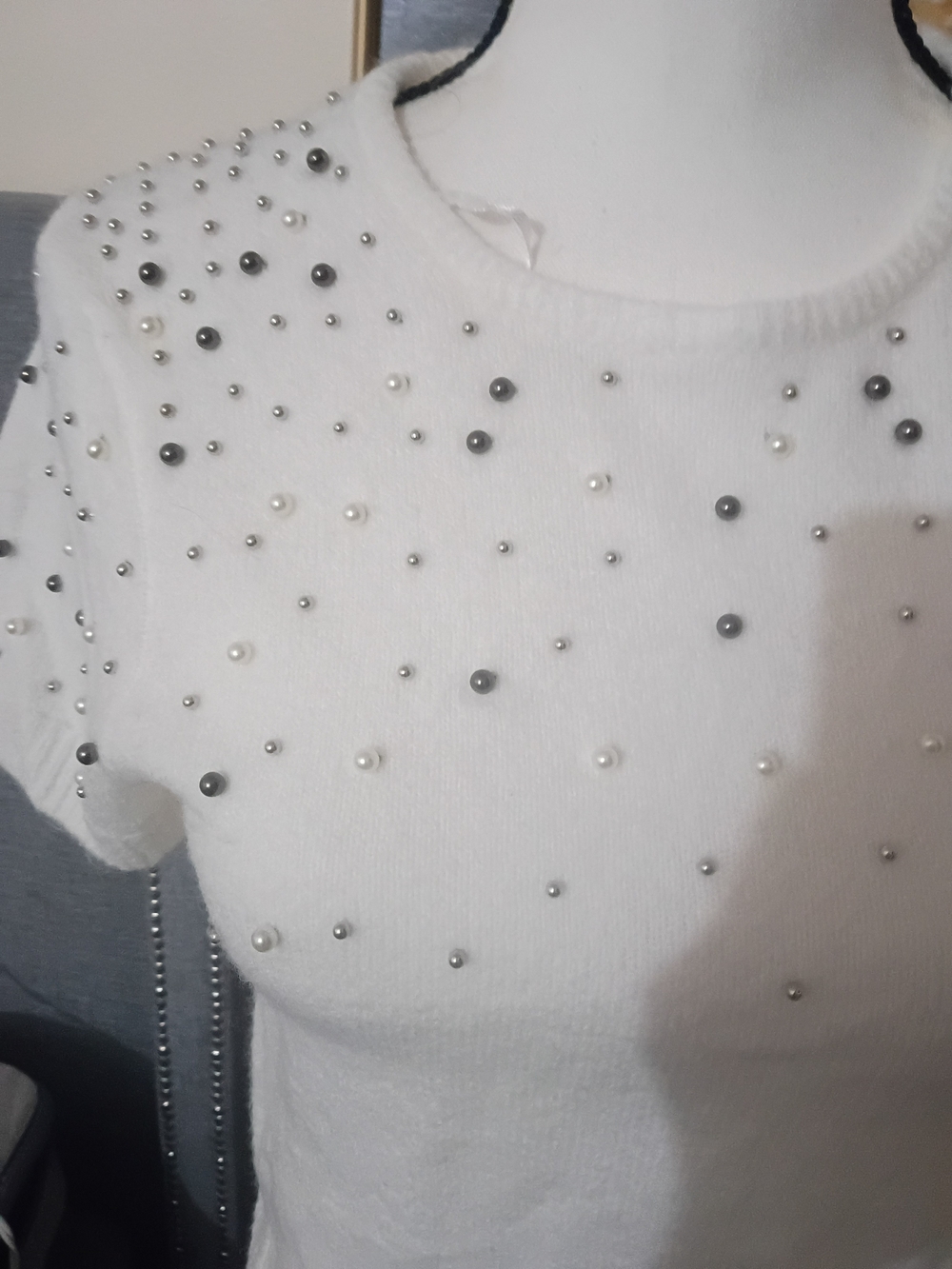 H&M White Short-Sleeve Knit Top with Pearl & Silver Studs